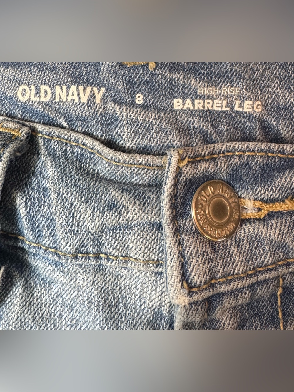 Old Navy Medium Wash High Rise Barrel Jeans - Size 8 - Picture 3 of 4